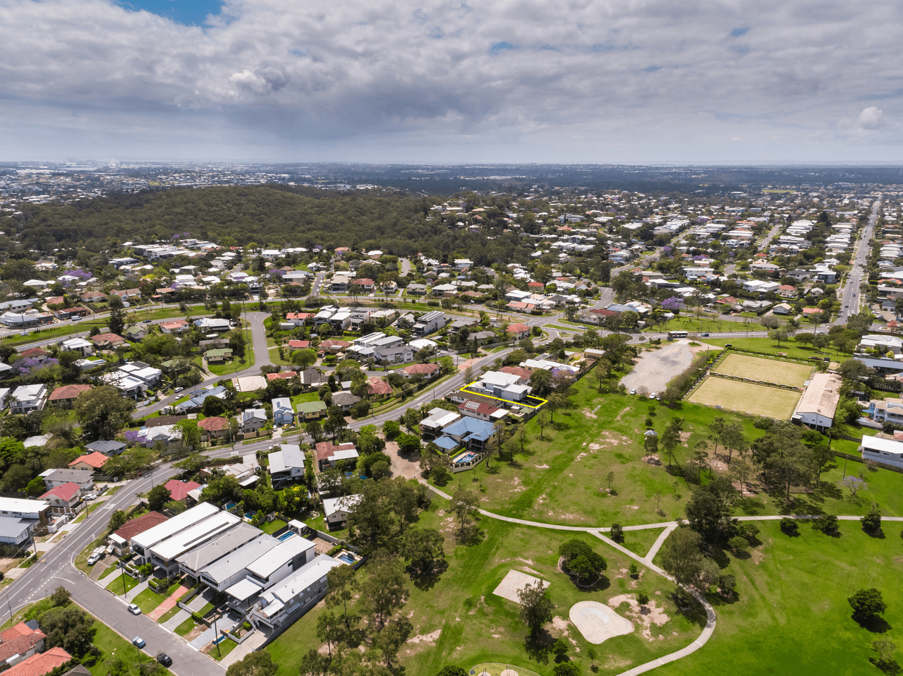 12 Russell Avenue, Norman Park, QLD 4170