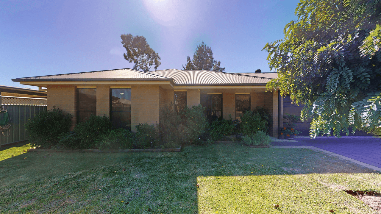 28 Dunheved Circle, DUBBO, NSW 2830