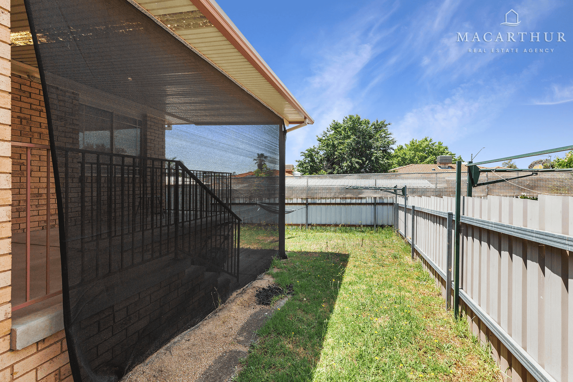 2/23 Kirrang Avenue, Glenfield Park, NSW 2650