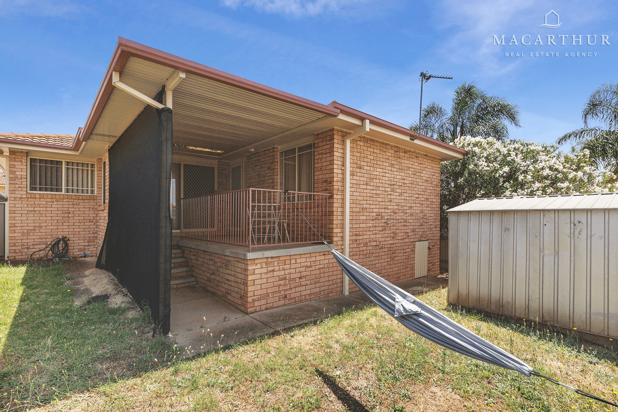 2/23 Kirrang Avenue, Glenfield Park, NSW 2650