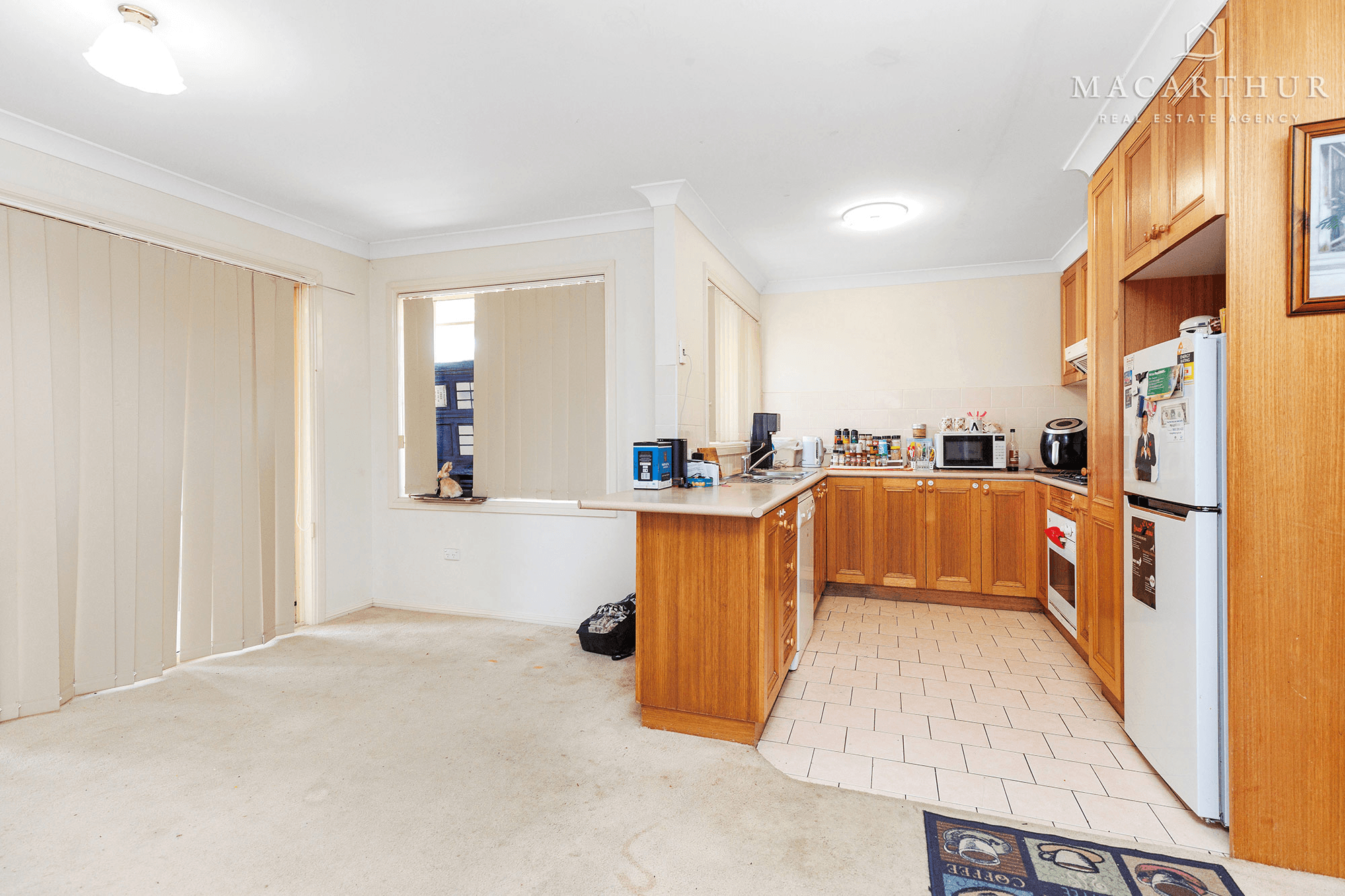 2/23 Kirrang Avenue, Glenfield Park, NSW 2650