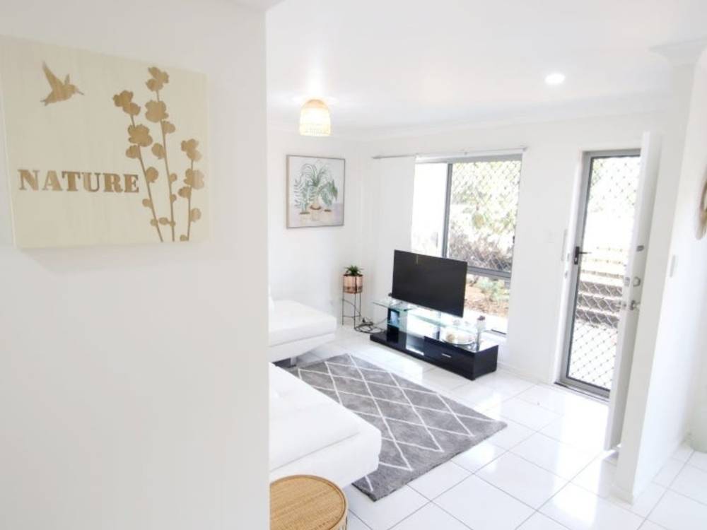 50/30 Carmarthen Circuit, Pacific Pines, qld 4211
