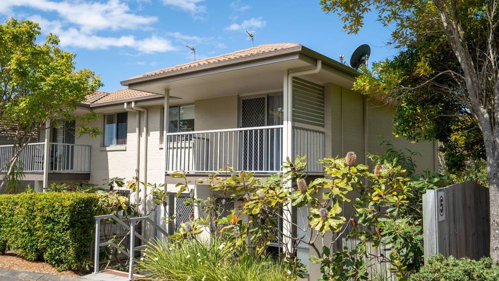 50/30 Carmarthen Circuit, Pacific Pines, qld 4211