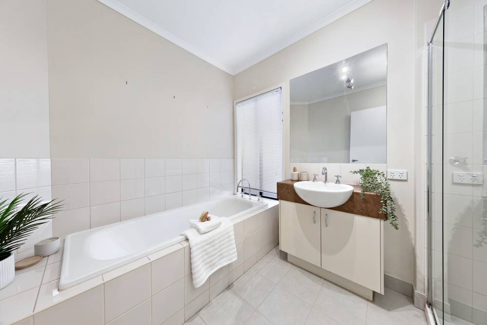 13 Pawleena Circuit, Cairnlea, VIC 3023