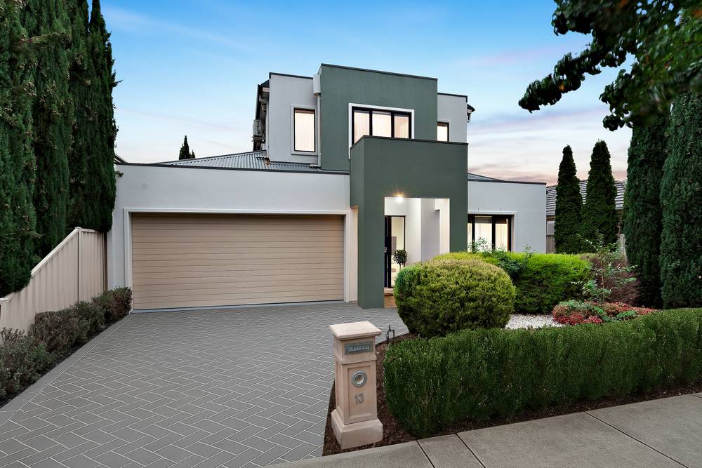 13 Pawleena Circuit, Cairnlea, VIC 3023