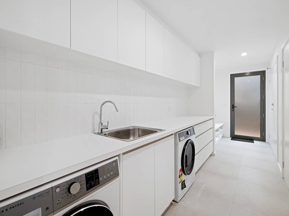 30 Ennisvale Avenue, SANDY POINT, VIC 3959