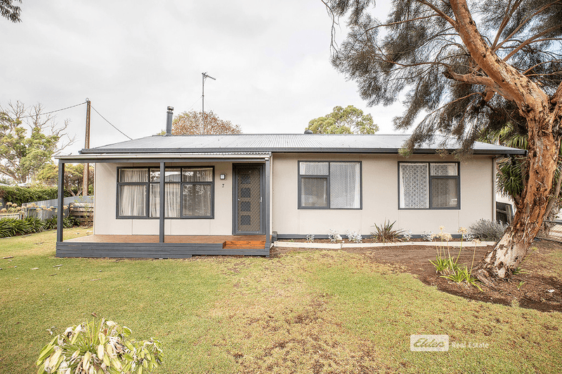 7 SANDSTONE Avenue, NARACOORTE, SA 5271