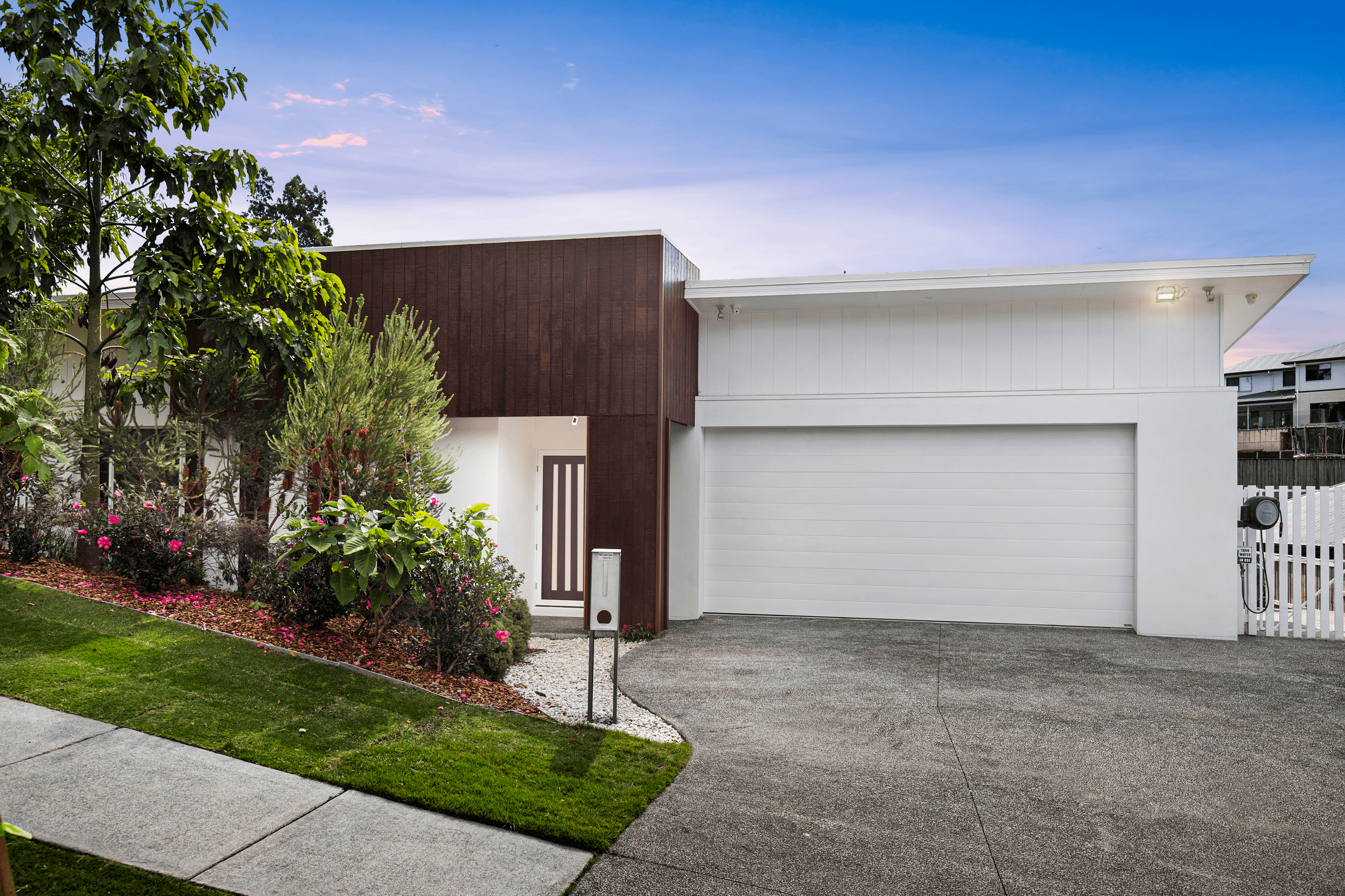 19 Jervis Street, UPPER KEDRON, QLD 4055
