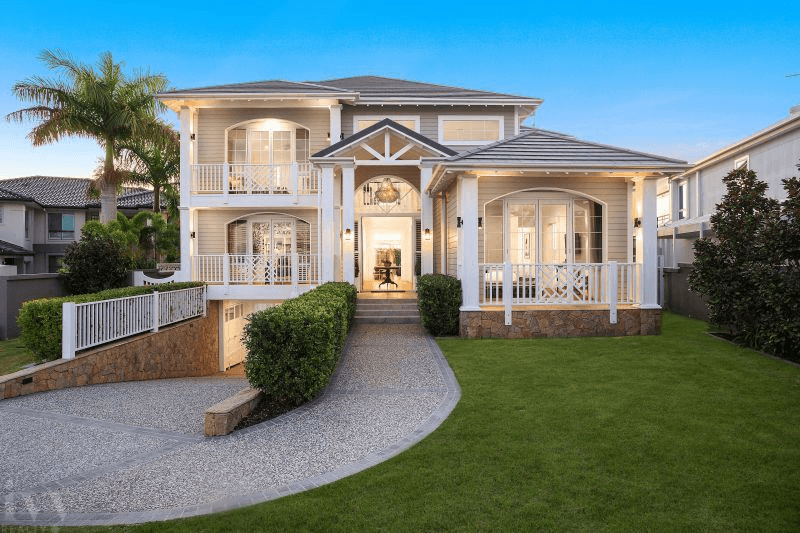 1 Royal Mews, Sovereign Islands, QLD 4216