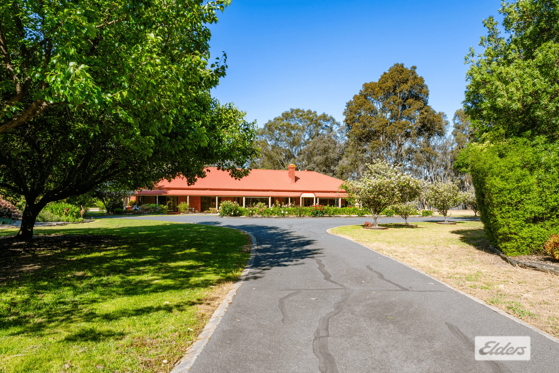 16 Bennett Road, Thurgoona, NSW 2640