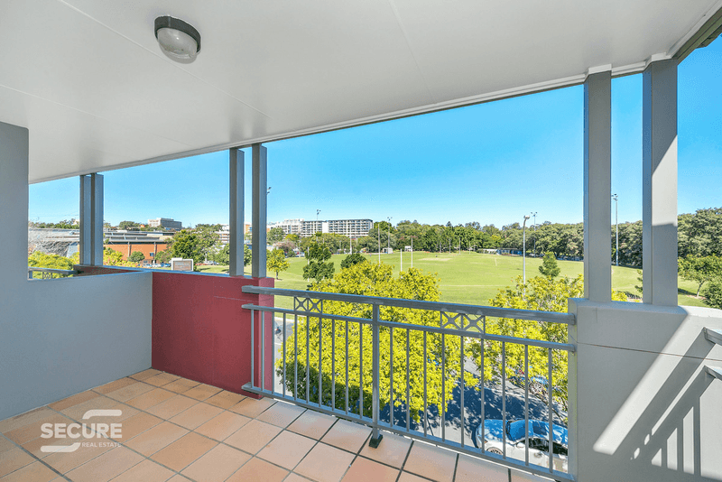 25/300 Sir Fred Schonell Drive, St Lucia, QLD 4067