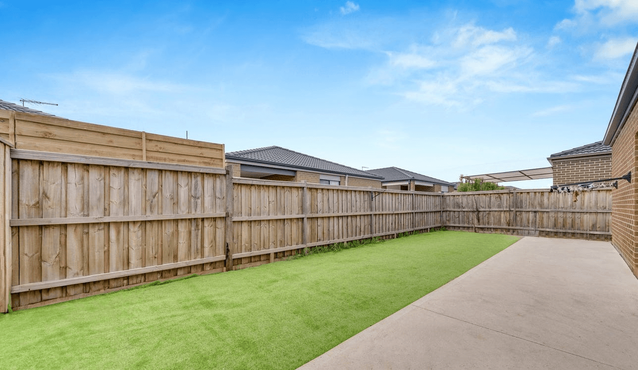 20 Juliete Street, STRATHTULLOH, VIC 3338