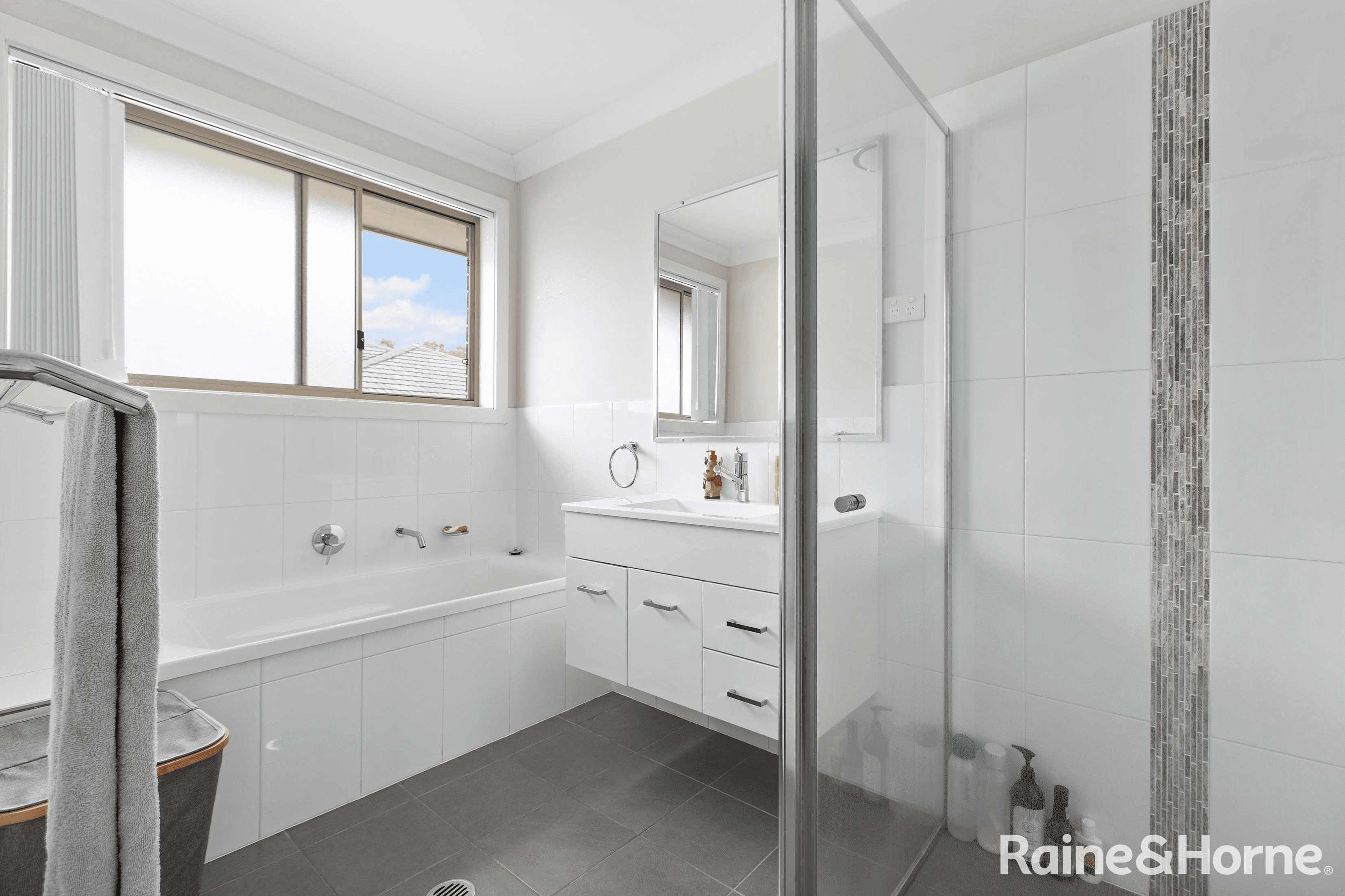 50 Craighill Crescent, CAMERON PARK, NSW 2285