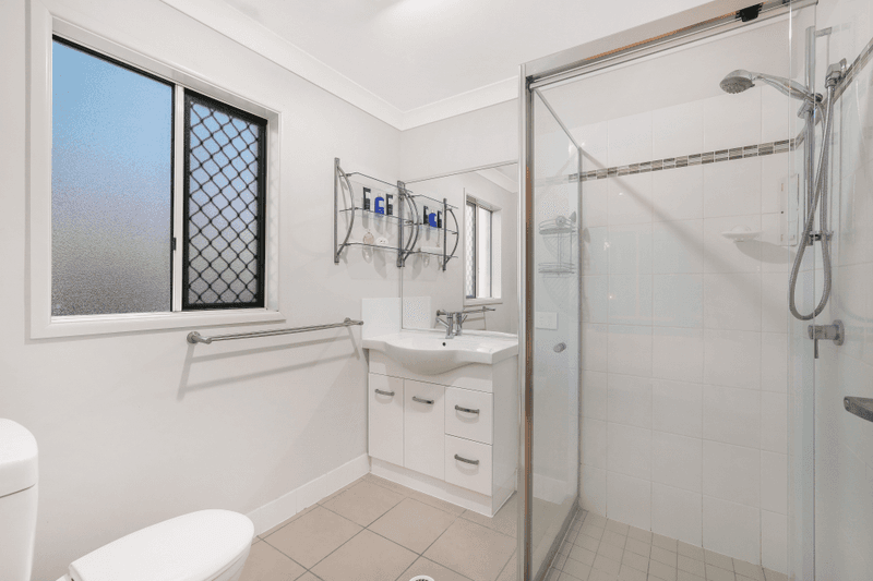 2/59 Lexington Drive, WORONGARY, QLD 4213