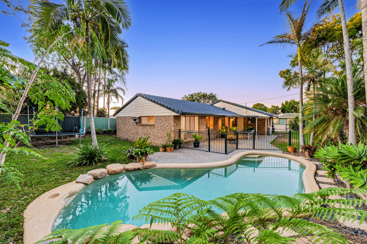16 Tulloch Drive, Wellington Point, QLD 4160