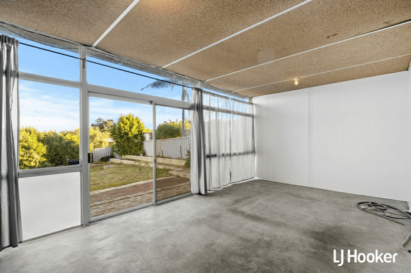 247 Winterfold Road, COOLBELLUP, WA 6163