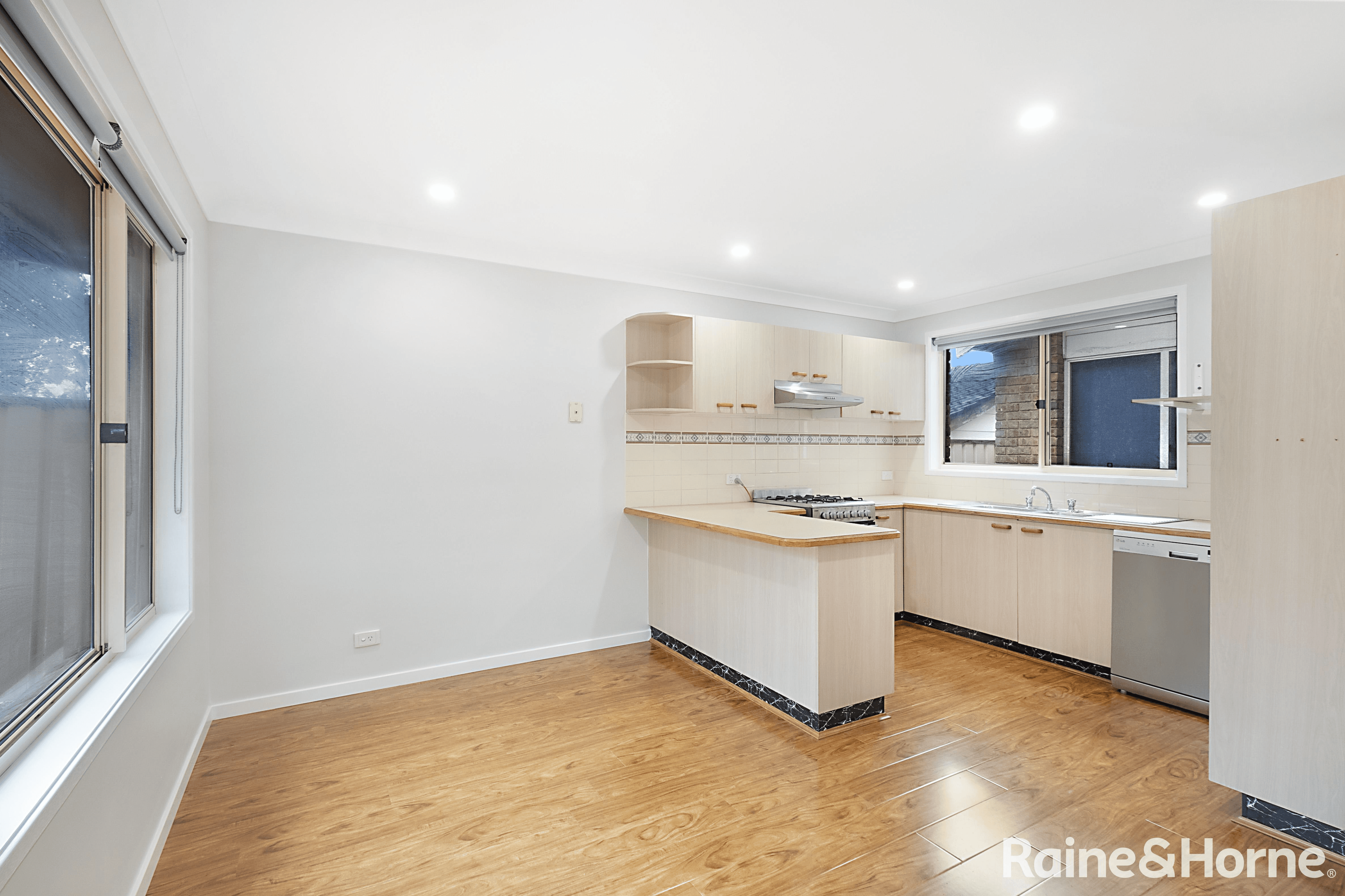 11b Aylward Avenue, QUAKERS HILL, NSW 2763