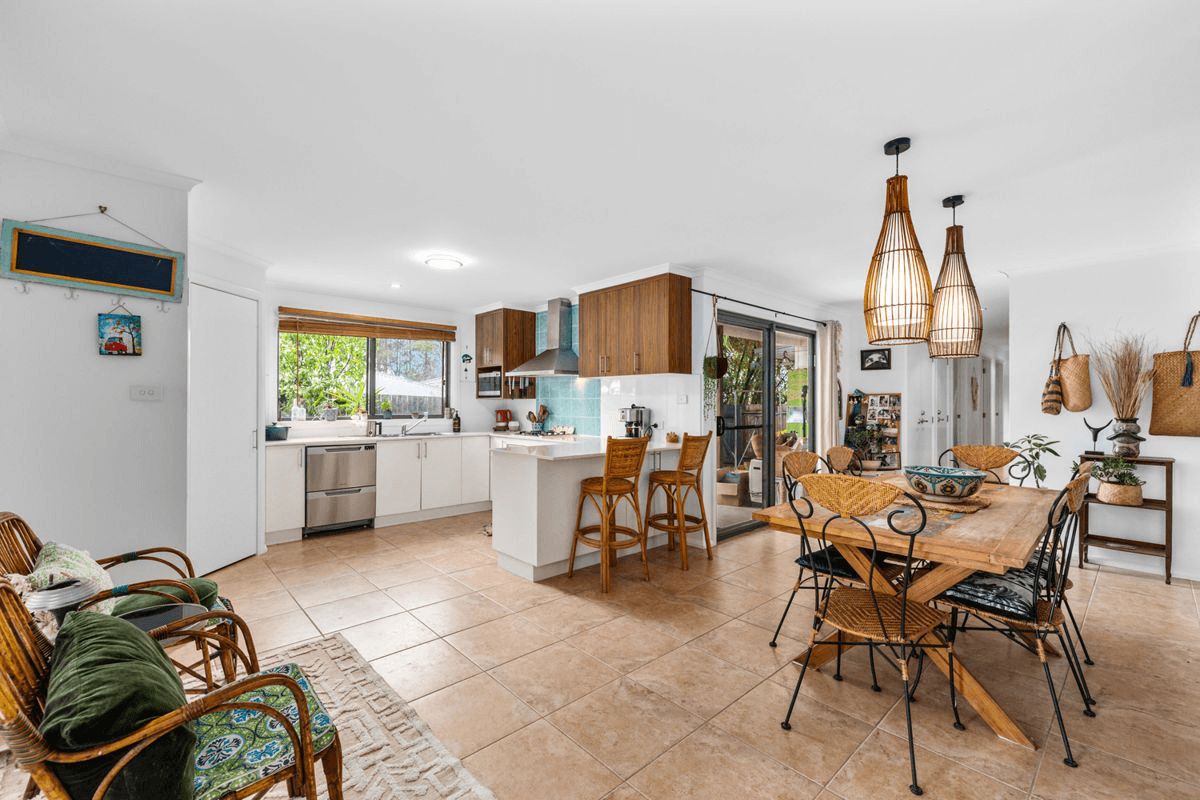 8 Figwood Drive, BELLINGEN, NSW 2454