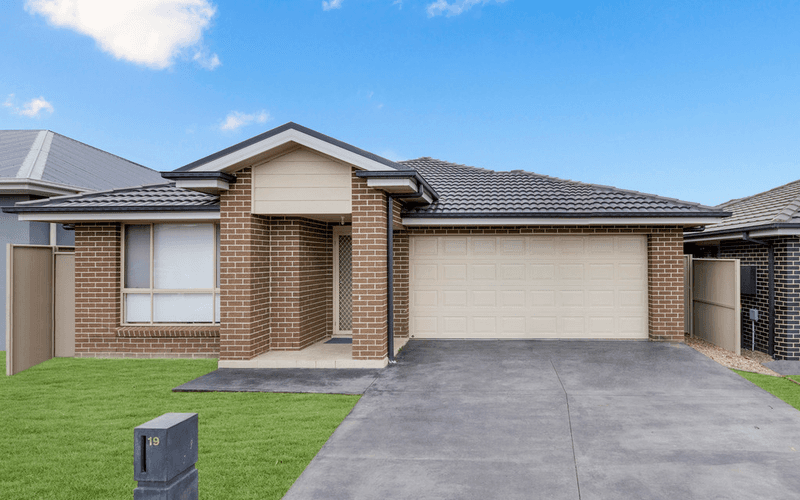 19 Owens Street, SPRING FARM, NSW 2570