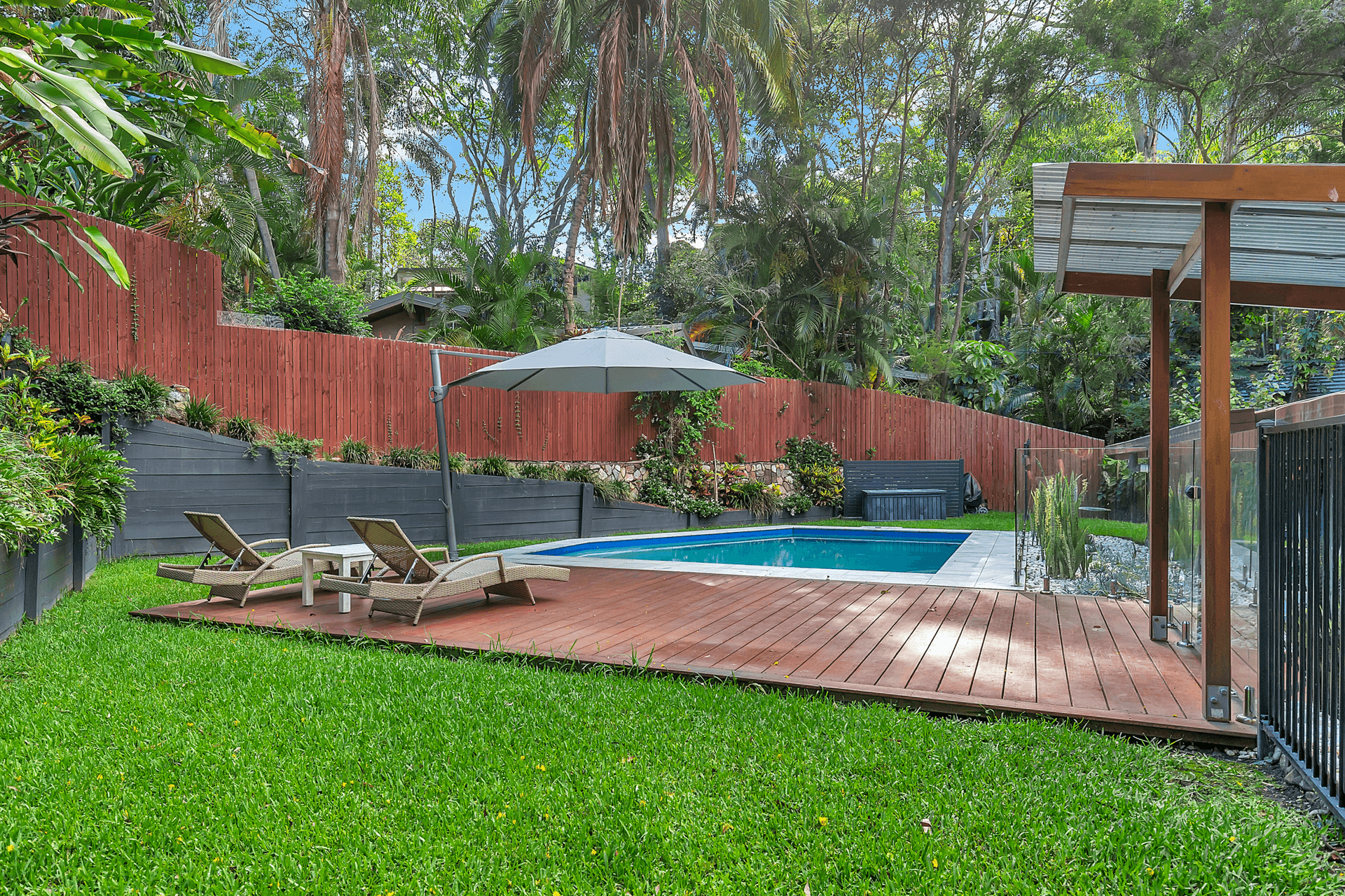 8 Kim Street, CHAPEL HILL, QLD 4069