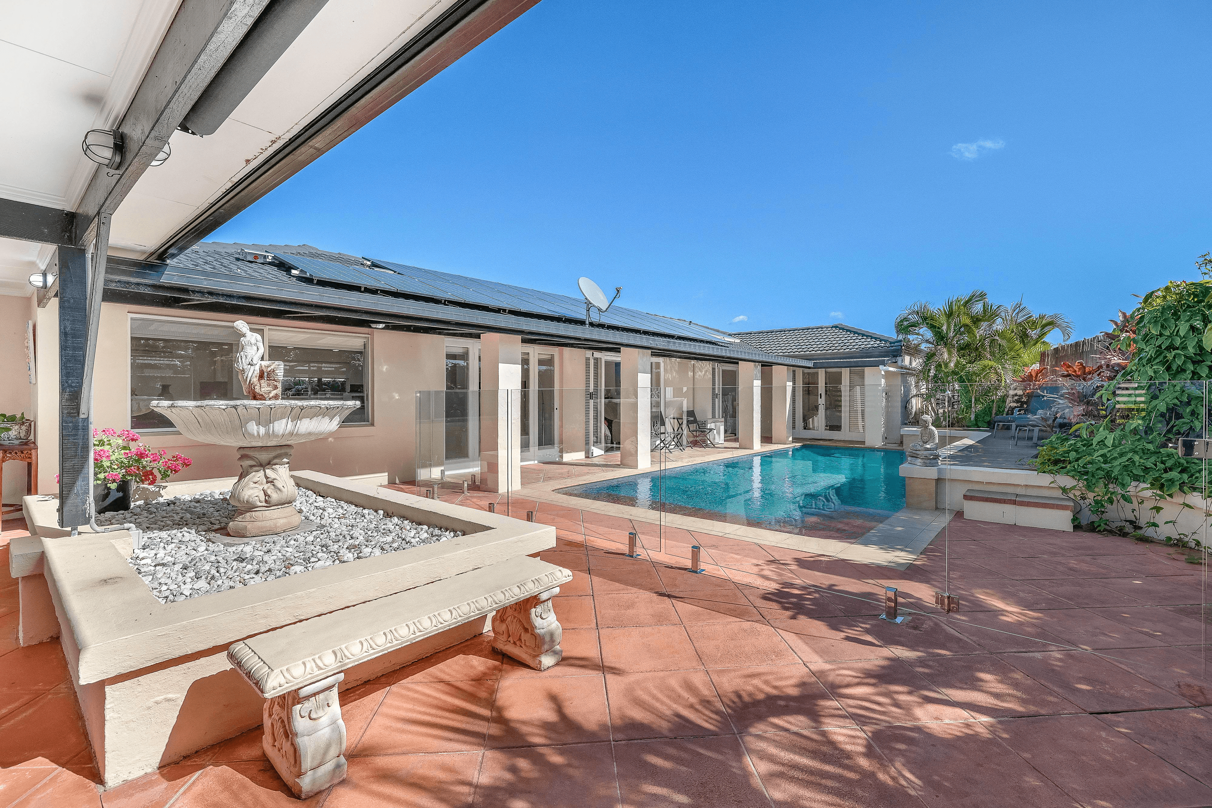 52 Campbell Street, Sorrento, QLD 4217