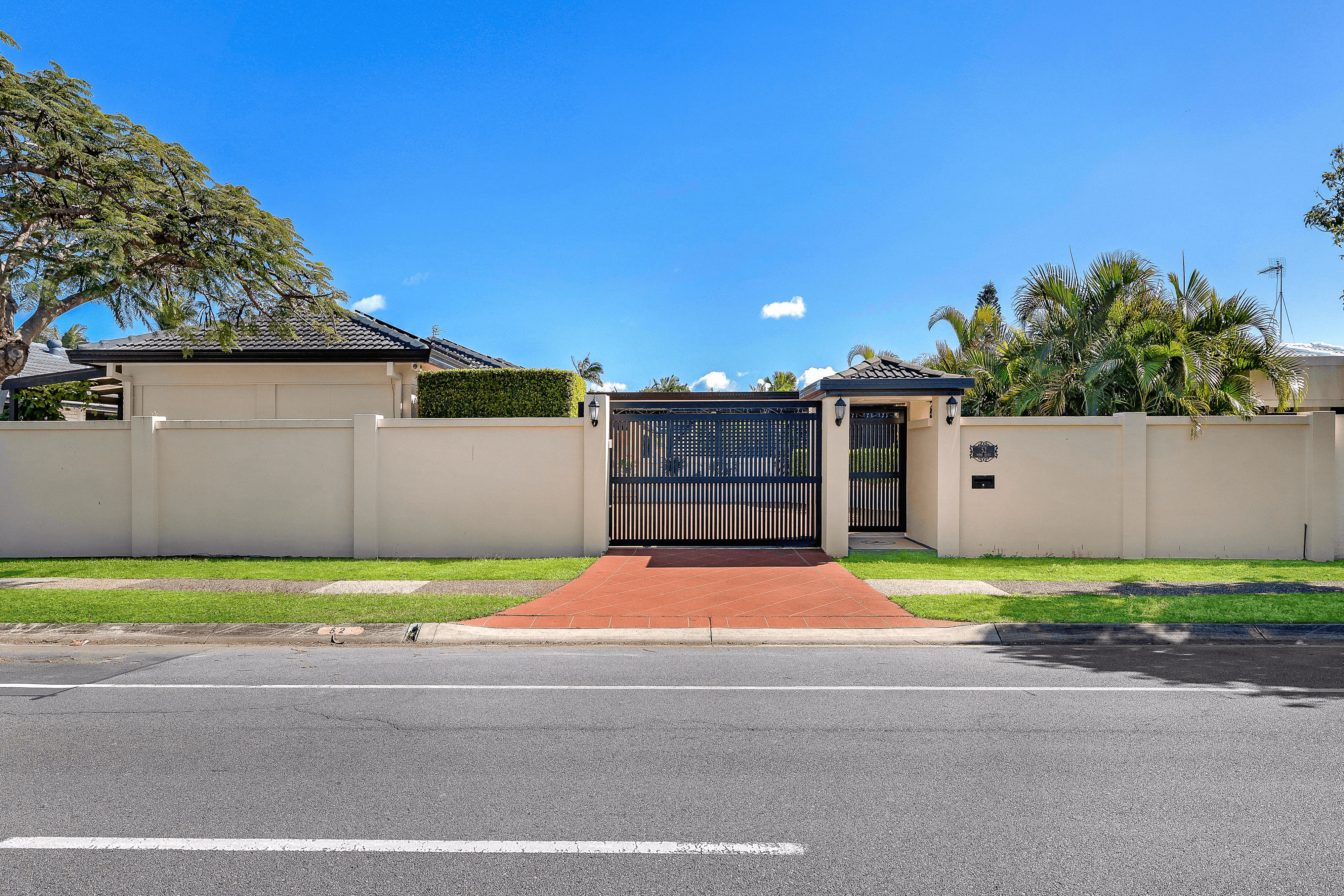 52 Campbell Street, Sorrento, QLD 4217