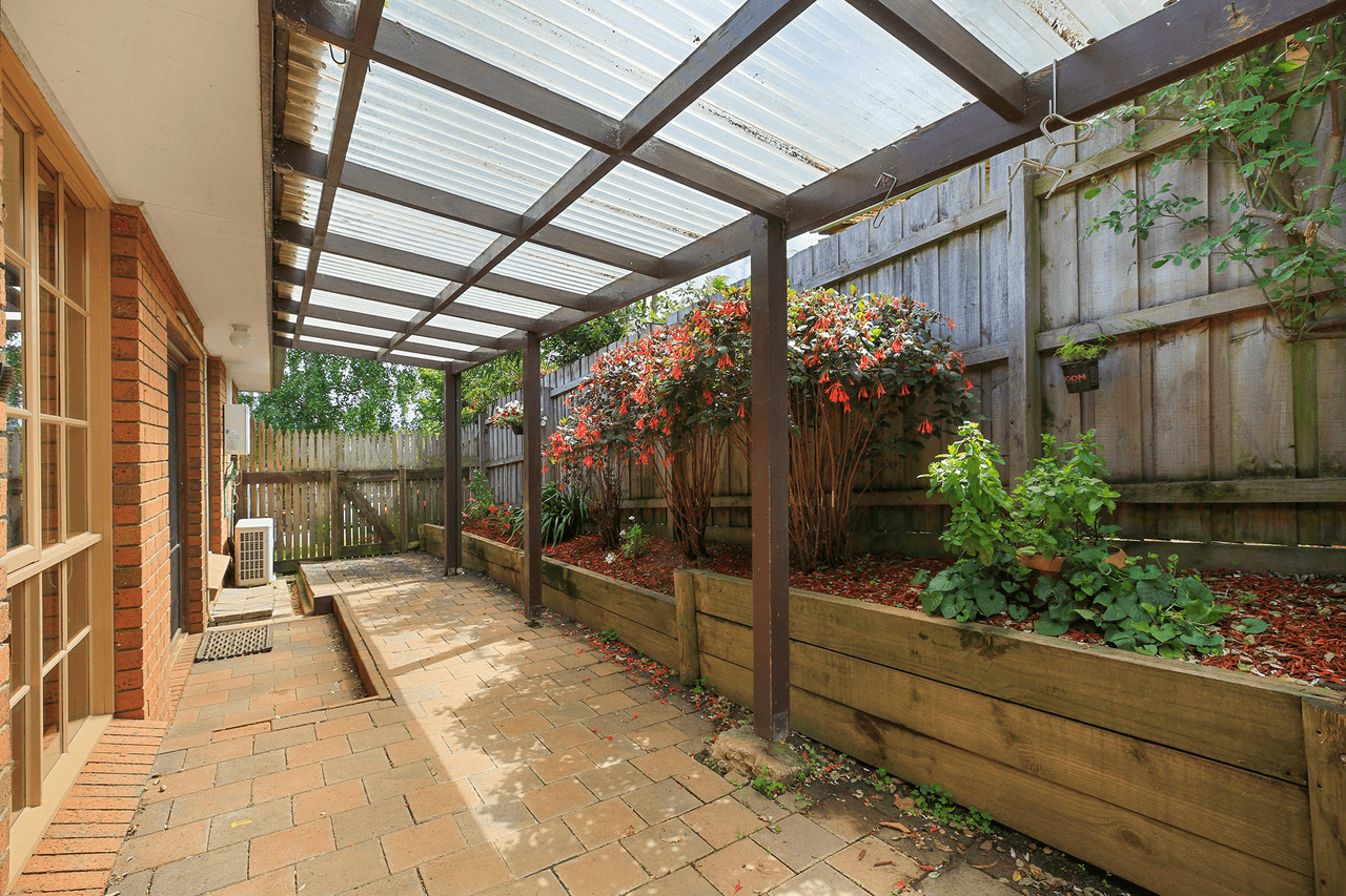 4 Edward Street, DROUIN, VIC 3818