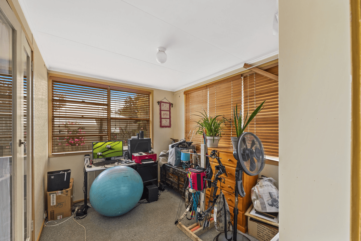 40 Wallace Street, Newtown, QLD 4350