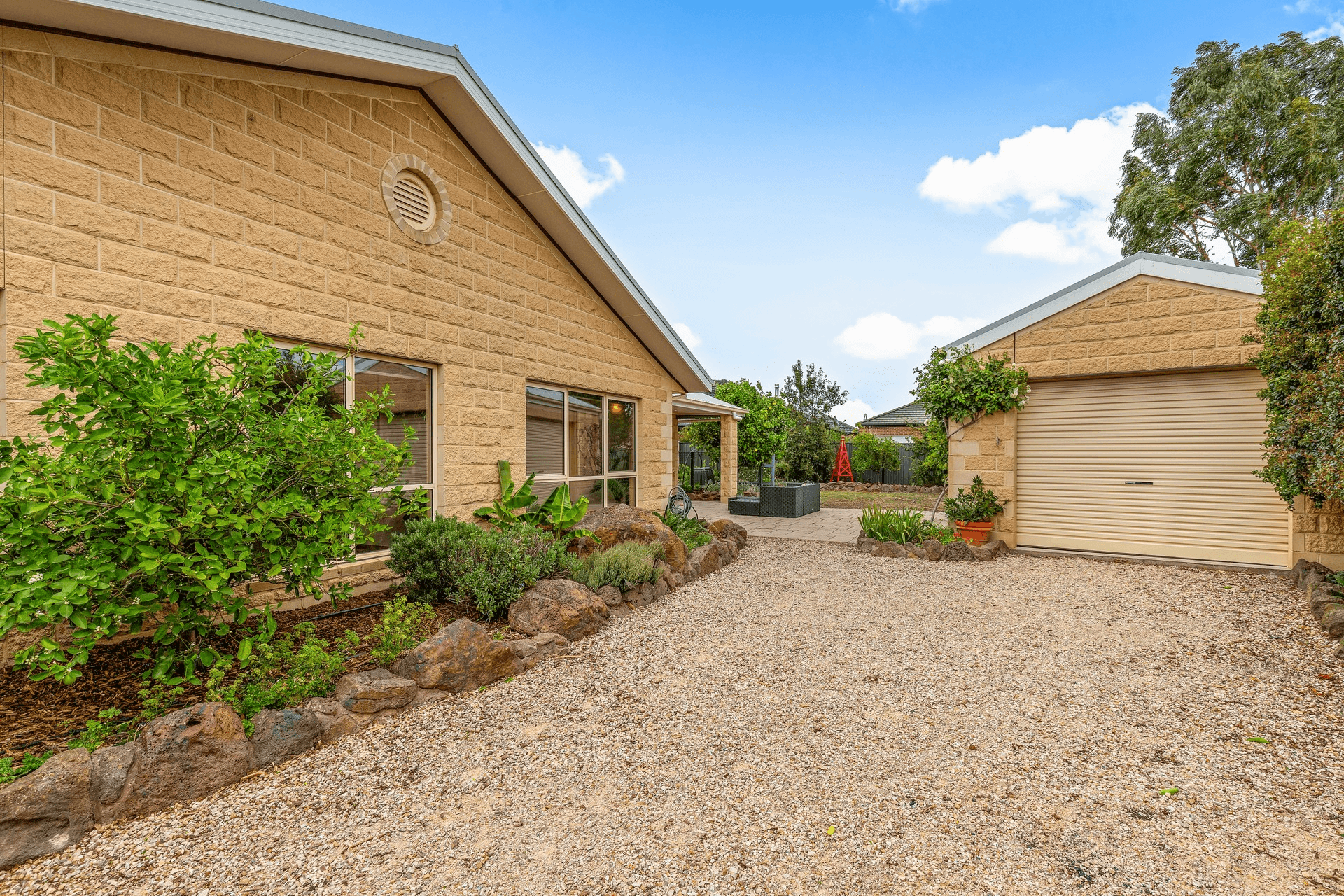 28 Bramshaw Crescent, Hillside, VIC 3037