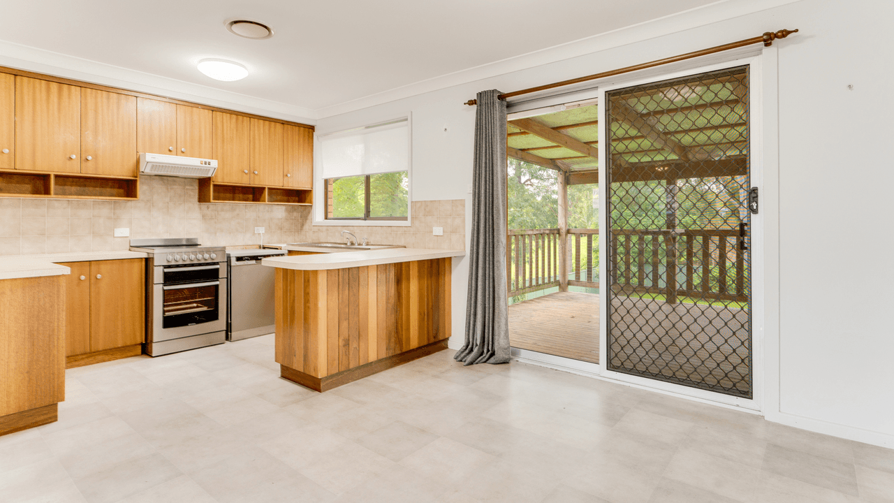 37 Bayview Crescent, TAREE, NSW 2430