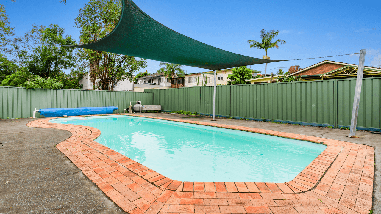 37 Bayview Crescent, TAREE, NSW 2430