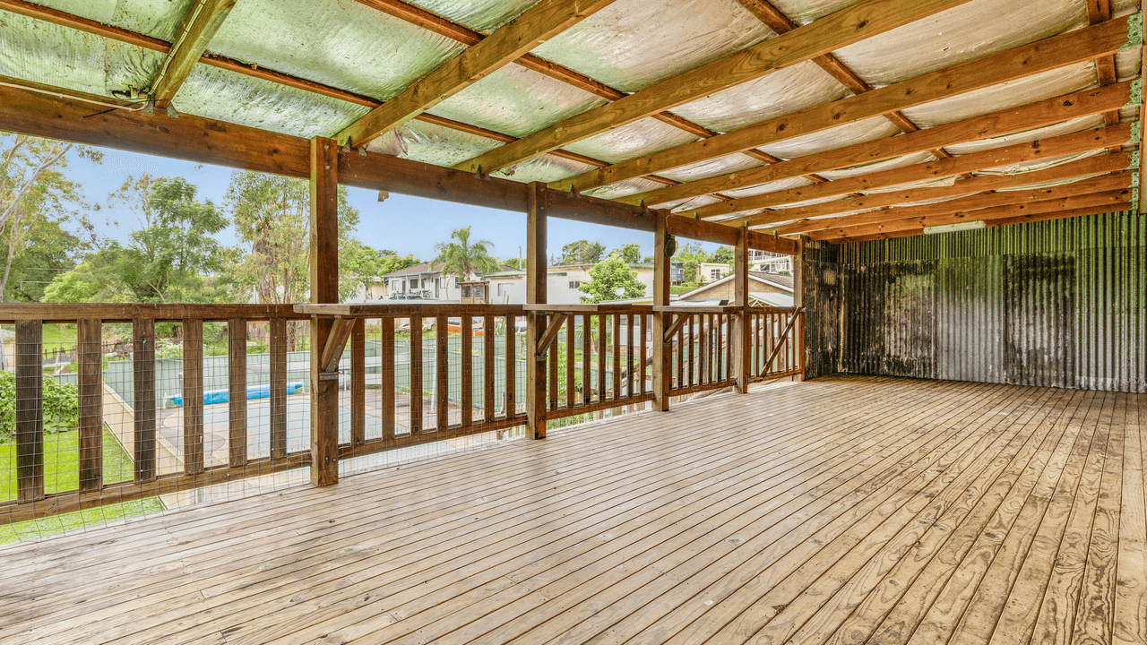 37 Bayview Crescent, TAREE, NSW 2430