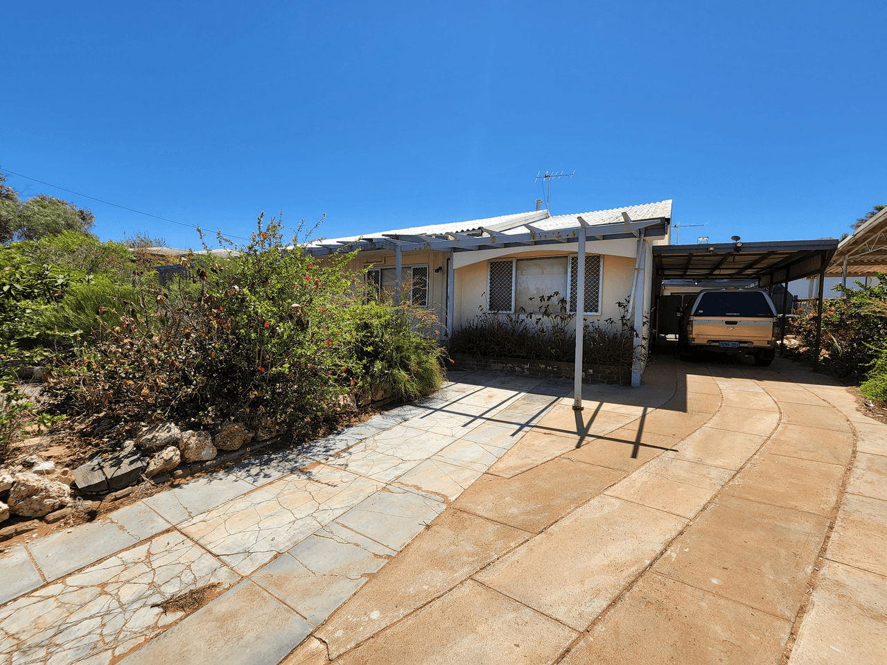 28 Richards Street, CARNARVON, WA 6701