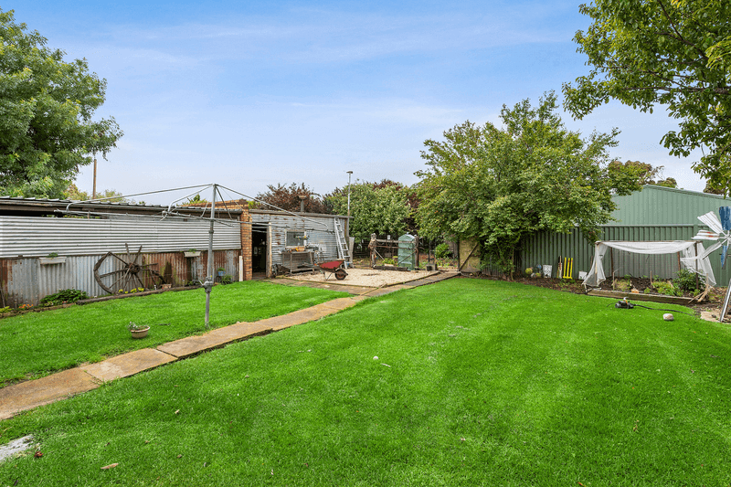 15 Rothwell Street, LITTLE RIVER, VIC 3211