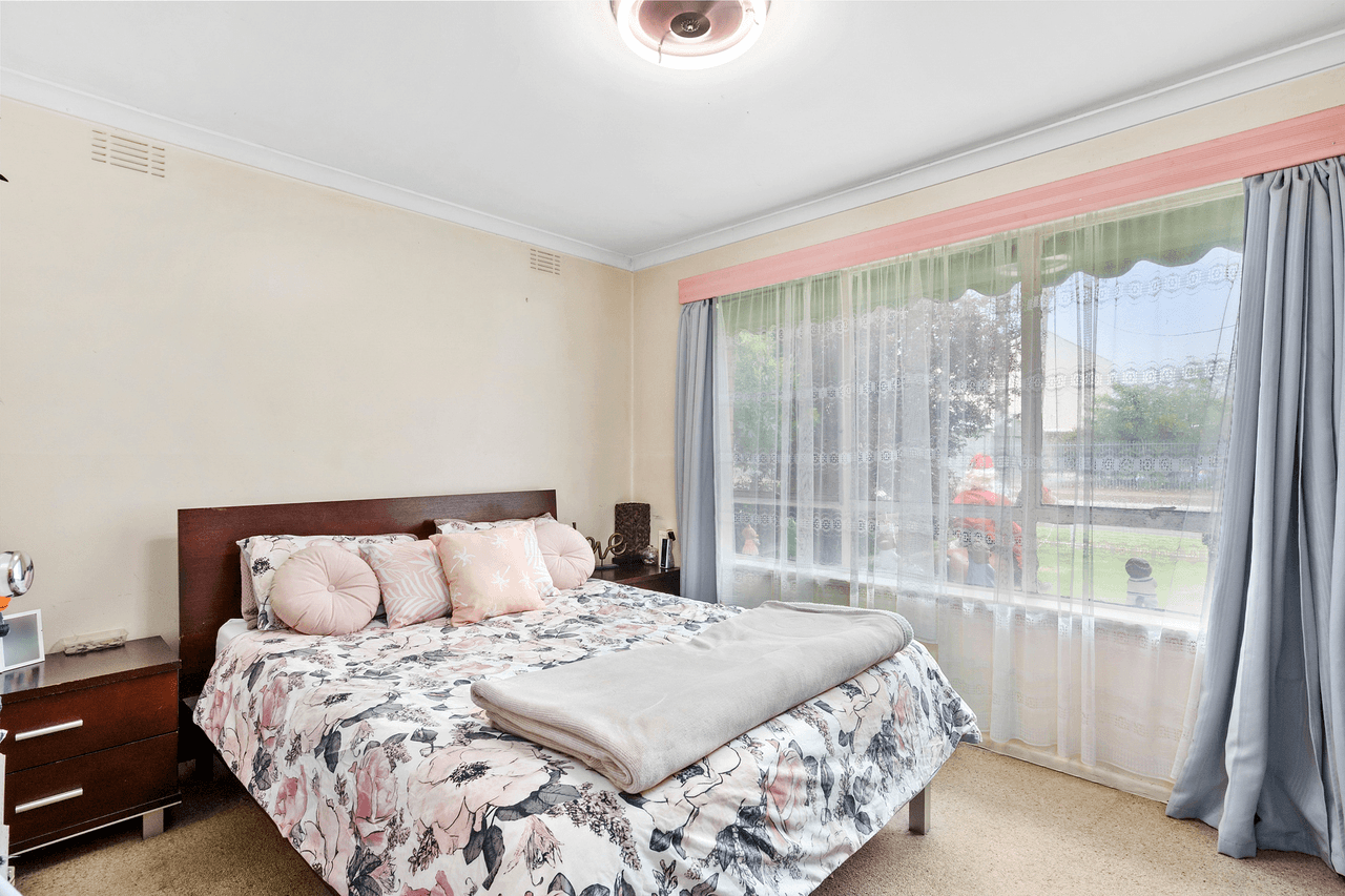 15 Rothwell Street, LITTLE RIVER, VIC 3211