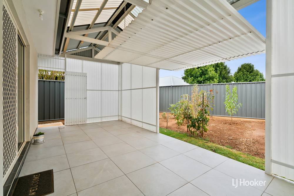 17 Broadwater Place, BLAKEVIEW, SA 5114