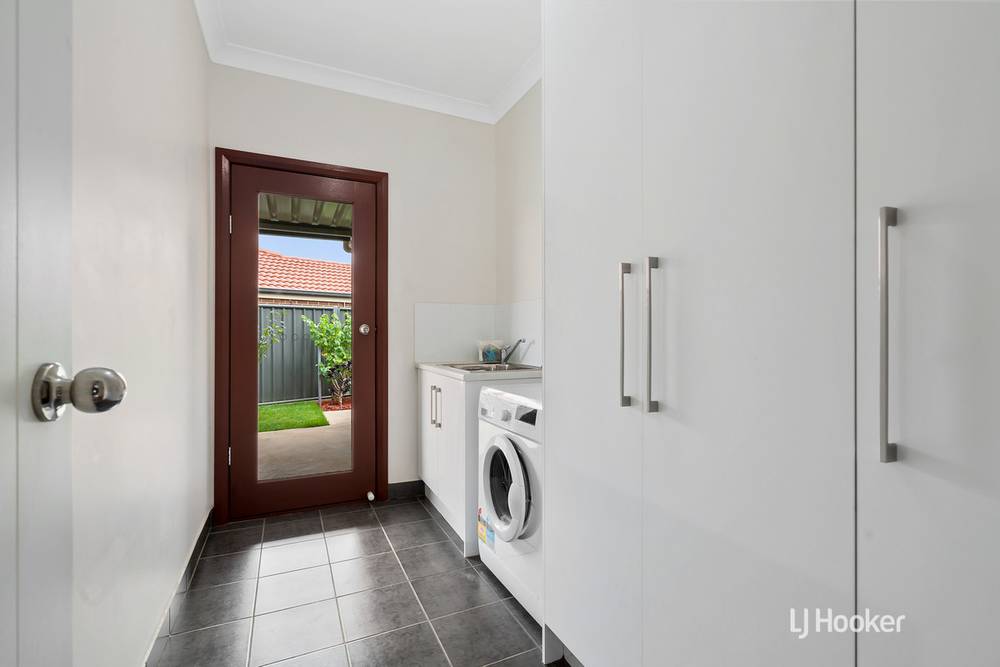 17 Broadwater Place, BLAKEVIEW, SA 5114