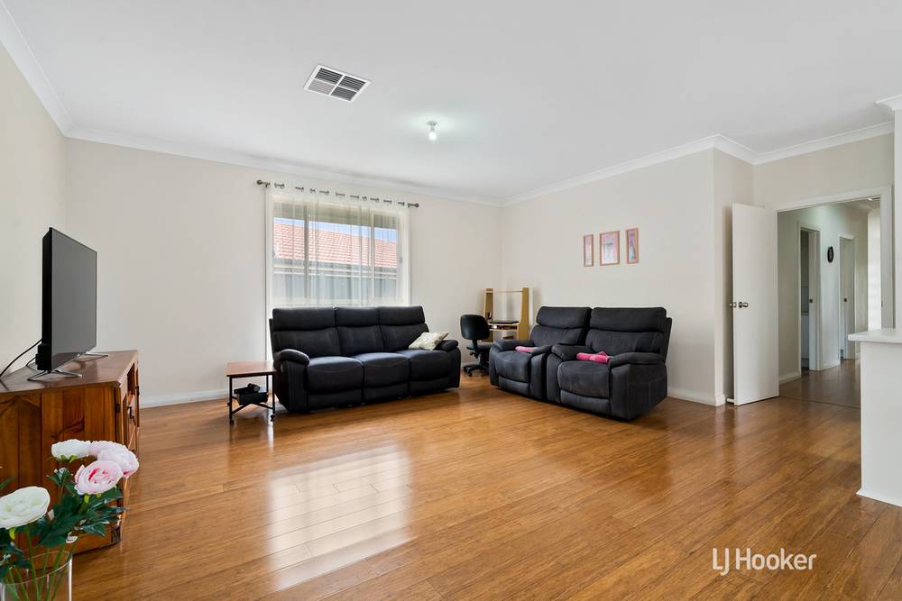 17 Broadwater Place, BLAKEVIEW, SA 5114