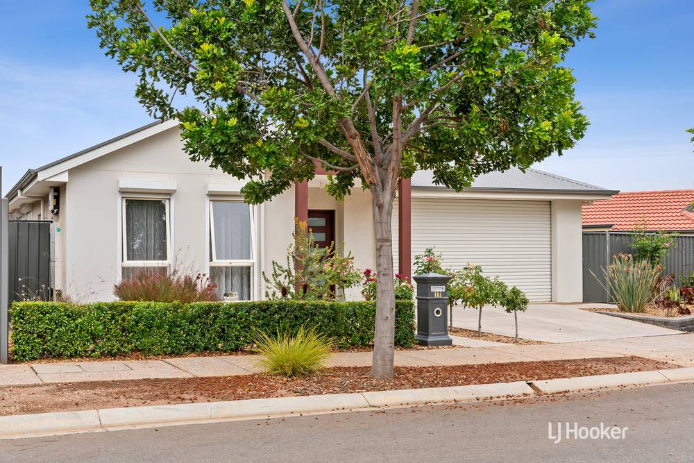 17 Broadwater Place, BLAKEVIEW, SA 5114