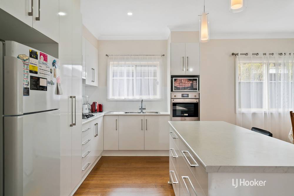 17 Broadwater Place, BLAKEVIEW, SA 5114