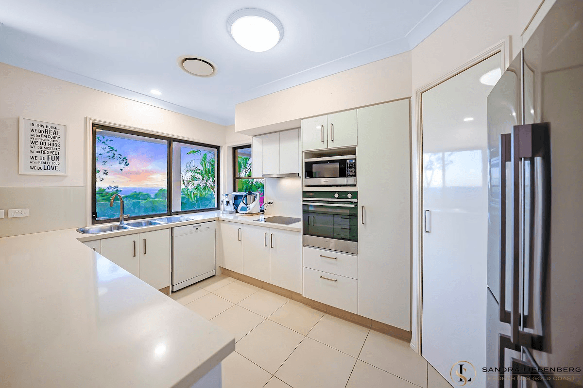 129 Strawberry Road, Bonogin, QLD 4213