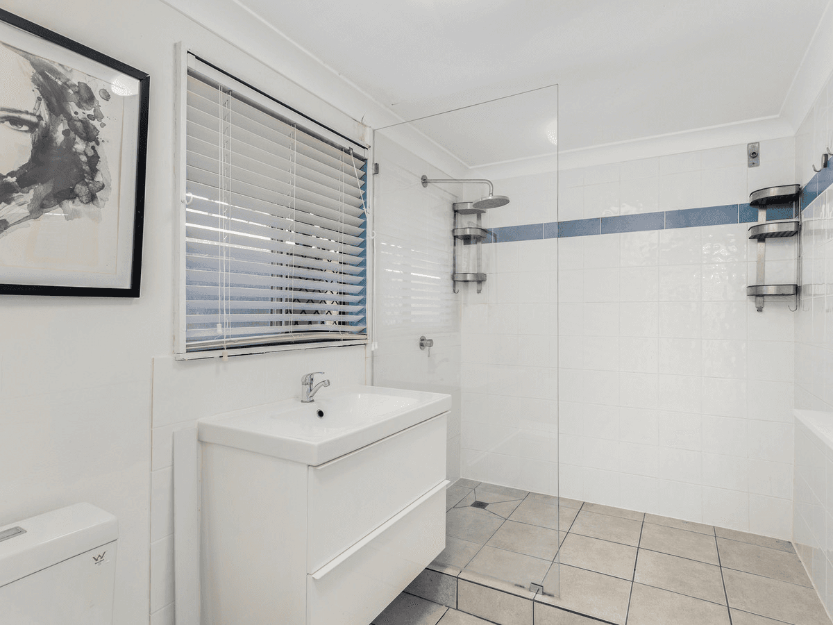 22 Kylie Street, Arundel, QLD 4214