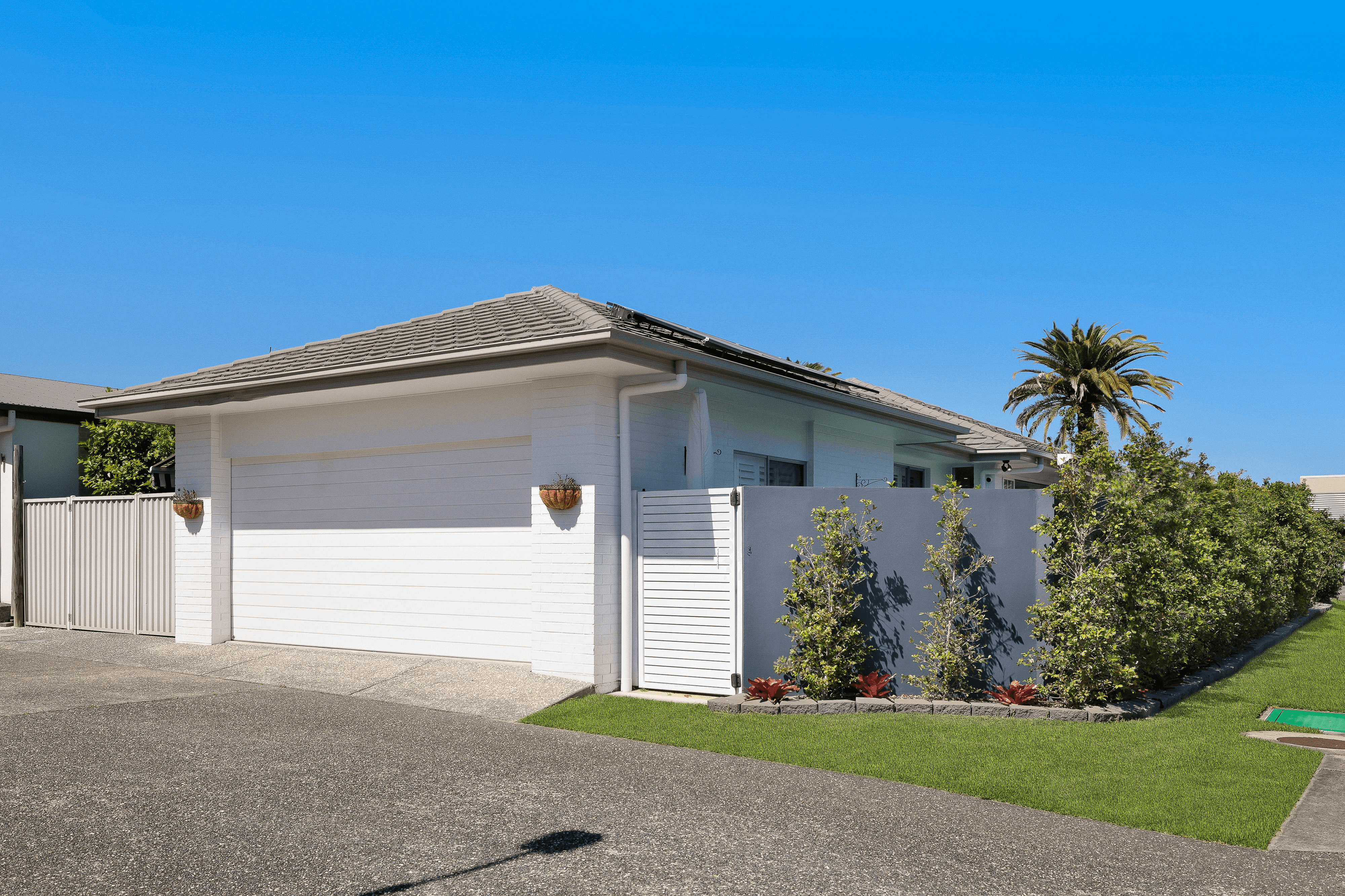 1 Catana Crescent, HOPE ISLAND, QLD 4212