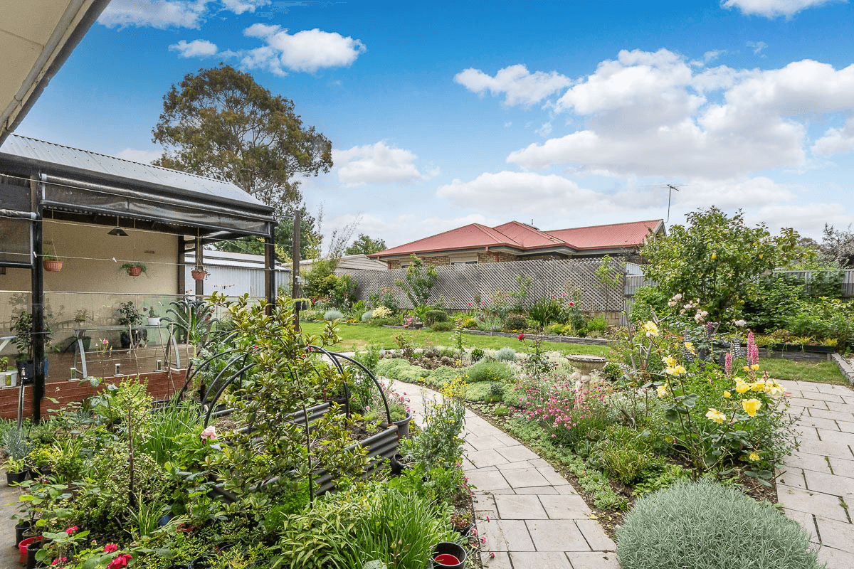 24 Albert Road, MOUNT BARKER, SA 5251