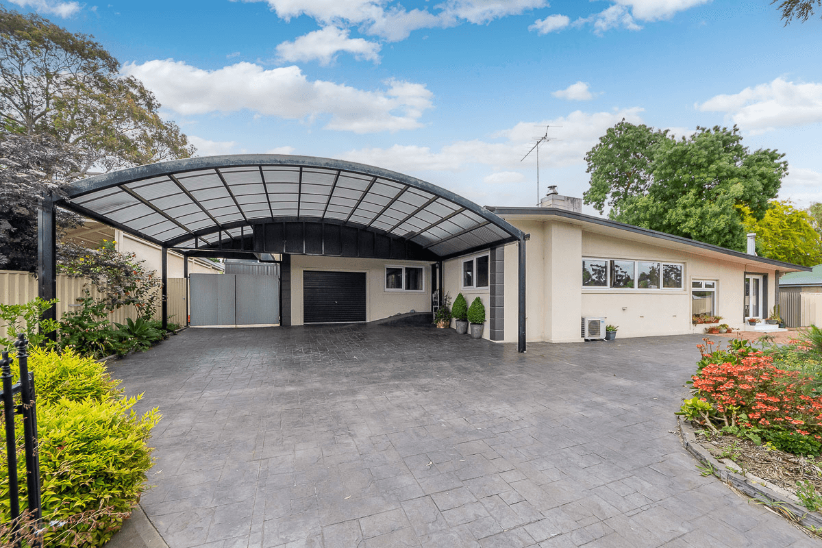 24 Albert Road, MOUNT BARKER, SA 5251