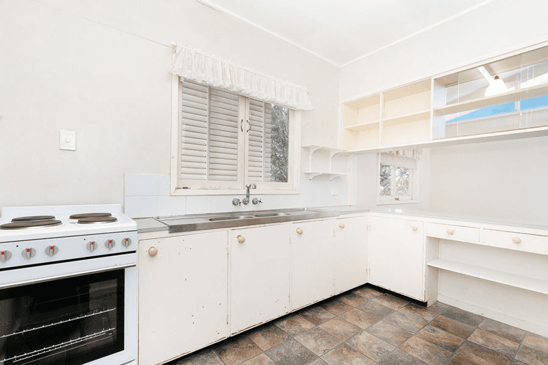 39 Barbara Street, MANLY WEST, QLD 4179