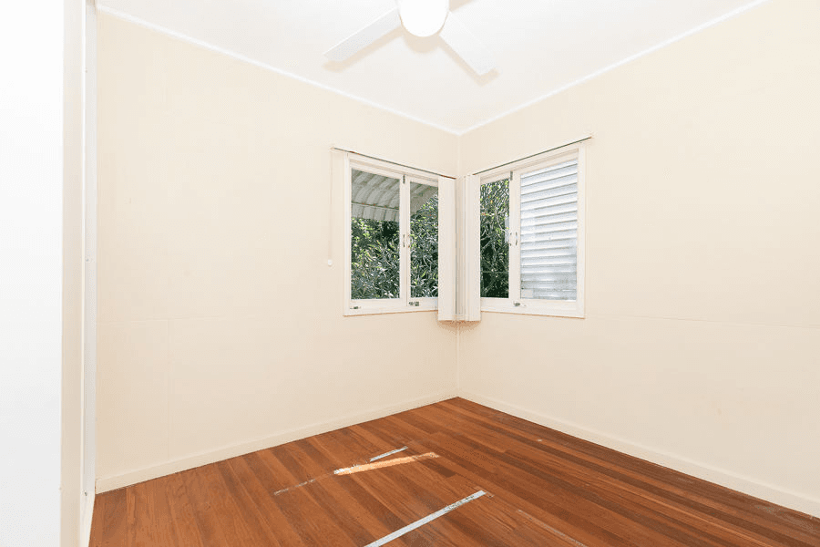 39 Barbara Street, MANLY WEST, QLD 4179