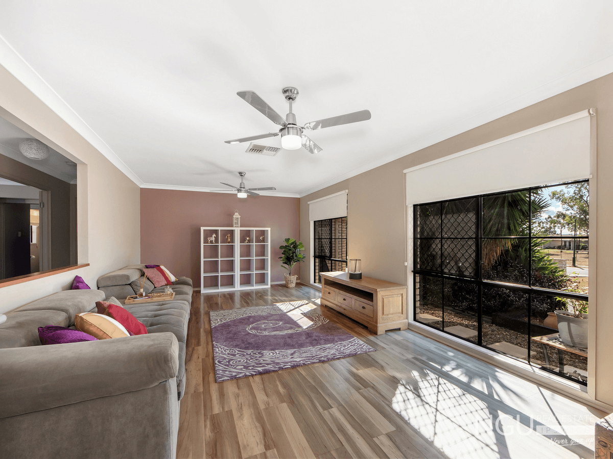 16 Ivory Close, Peak Crossing, QLD 4306