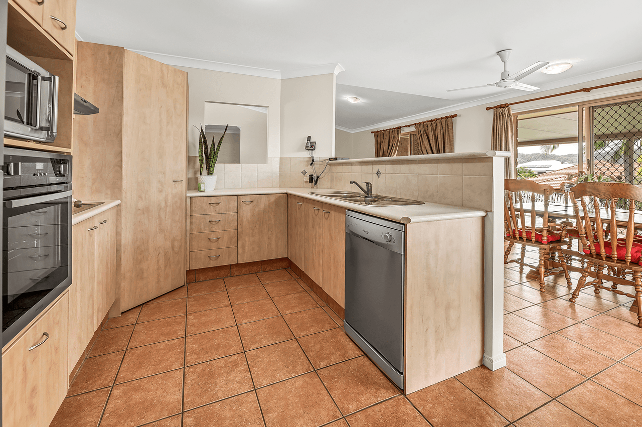 15 Laysan Crescent, OXENFORD, QLD 4210