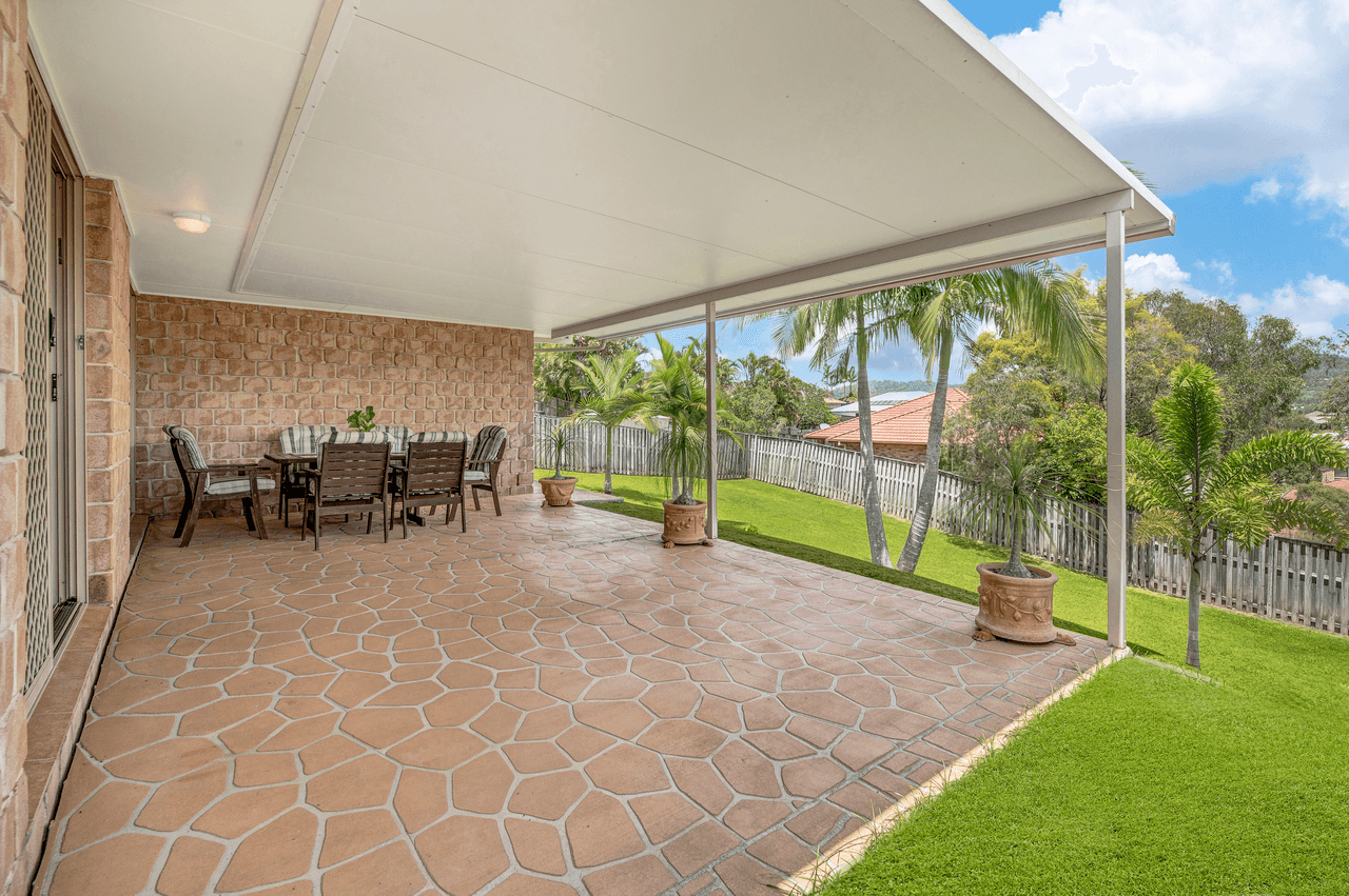 15 Laysan Crescent, OXENFORD, QLD 4210